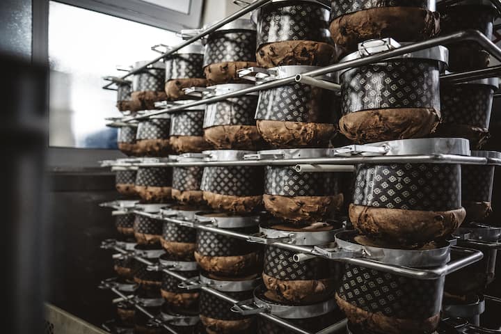 Fast schon fertige Panettone