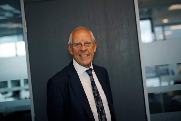 PETER COATES