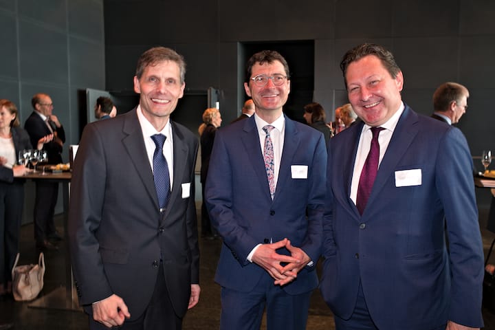 René Weber, Leiter Politkoordination, Staatssekretariat für internationale Finanzfragen SIF; Jörg Gasser, CEO, Schweizerische Bankiervereinigung; Pascal Gentinetta, Head Public Policy, Bank Julius Baer & Co. AG;