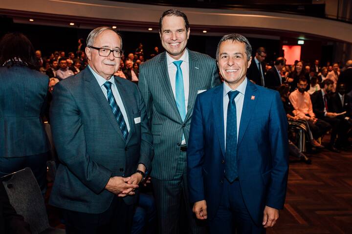 Samuel Schmid (alt Bundesrat), Beat Brechtbühl (Kellerhals-Carrard) und Ignazio Cassis (Bundesrat)