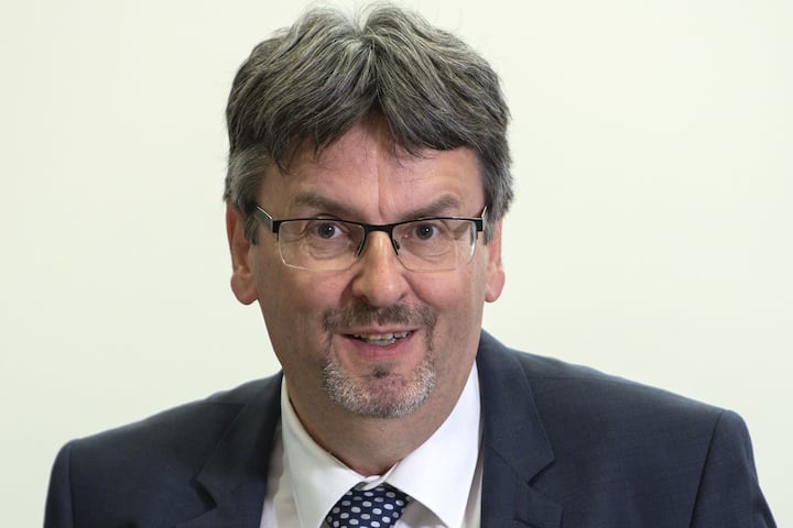Peter Fueglistaler, Direktor Bundesamt fuer Verkehr, spricht ueber das neue Aufsichtskonzept zu den Subventionen im oeffentlichen Verkehr, am Montag, 6. Mai 2019, in Ittigen. (KEYSTONE/Peter Schneider)