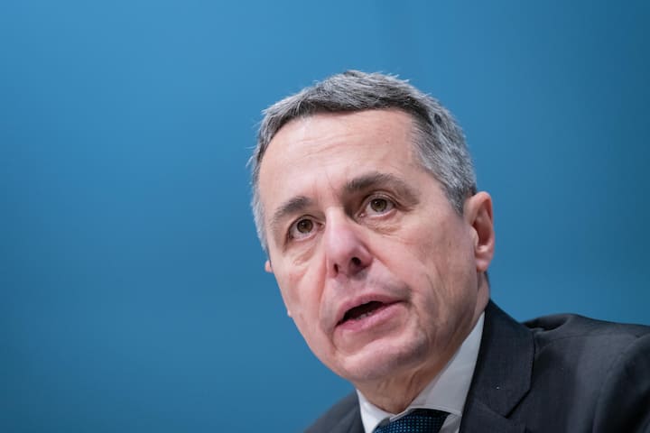 Bundesrat Ignazio Cassis, Vorsteher des Eidgenoessischen Departements fÃ¼r auswaertige Angelegenheiten, waehrend einer Pressekonferenz zum Abkommen zwischen der Schweiz und Italien ueber die Besteuerung von Grenzgaengern am Mittwoch, 23. Dezember 2020, in Bellinzona.(KEYSTONE/Ti-Press/Elia Bianchi)