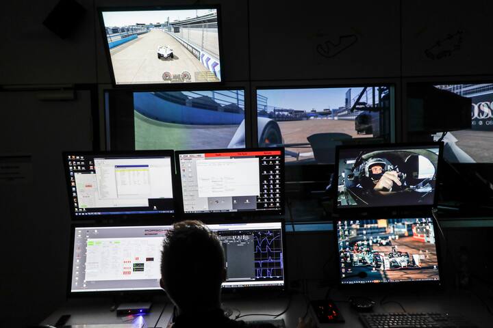 Simulator_Porsche_Entwicklungzentrum