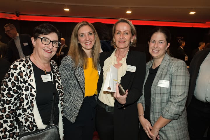 Sonja Bietenhard, Strategie-Beratung;Nadine Zollinger, upc;Therese Wenger, sunrise;Alexandrea Bini, upc