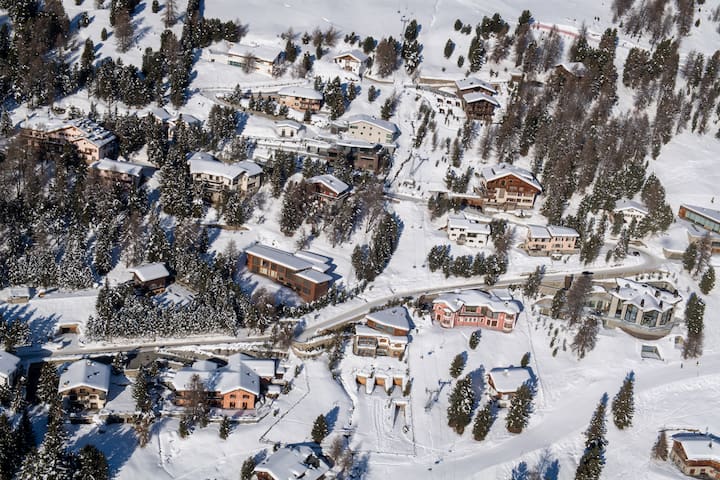 St. Moritz and the Engadine Valley by Air.Suvretta, Brattas, Saint Moritz City, Lake, Corvatsch, Sils, Silvaplana, Champfercopyright: fotoswiss.com/giancarlo cattaneo