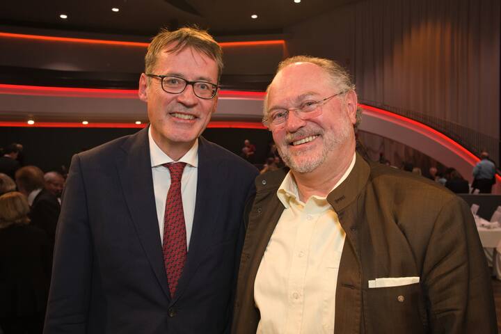 Stephan Herren, VRP, von Graffenried Gruppe;Uwe E. Jocham, Direktionspräsident, Insel Gruppe AG