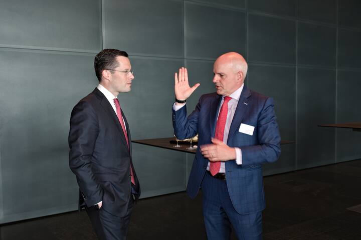 Stephan Zwahlen, Vorsitzender der Geschäftsleitung, Maerki Baumann& Co. AG; Christian Bidermann, Partner, Rahn+Bodmer Banquiers