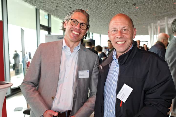 Tobias Stähle, Sales Director SCM, Oracle Deuschland B.V. & Co. KG; Claude Urbani, Leiter Informatik & IoT, Krüger&Co. AG