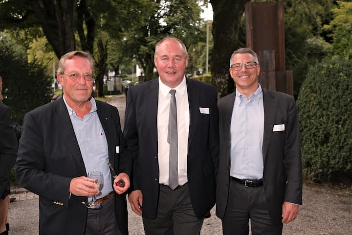 Ulrich Jakob Looser, BLR & Partners;Urs Rengel, Elektrizitätswerke des Kantons Zürich;Adrian V. Nösberger, Schroder & Co Bank AG
