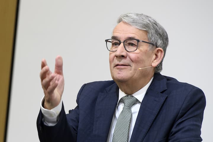 Urs Schwaller, Praesident des Verwaltungsrats, Schweizerische Post AG, spricht waehrend der Bilanzmedienkonferenz die Post, am Donnerstag, 12. Maerz 2020, in Bern. (KEYSTONE/Anthony Anex)