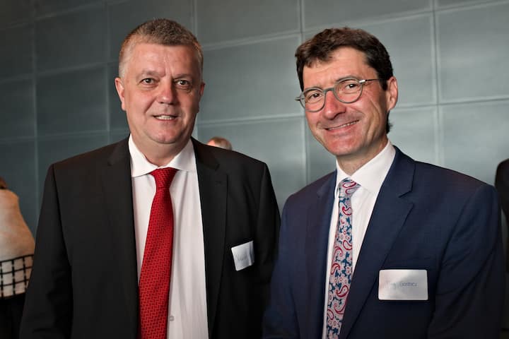 Valentin Panait, Botschaftsrat, Botschaft Rumäniens in der Schweiz; Jörg Gasser, CEO, Schweizerische Bankiervereinigung