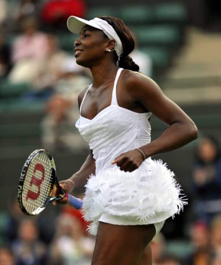 Die Williams-Schwestern sind nicht nur im Tennissport ganz oben mit dabei. Auch modisch wissen sie stets aufzufallen, wie hier Venus Williams im Jahr 2010.