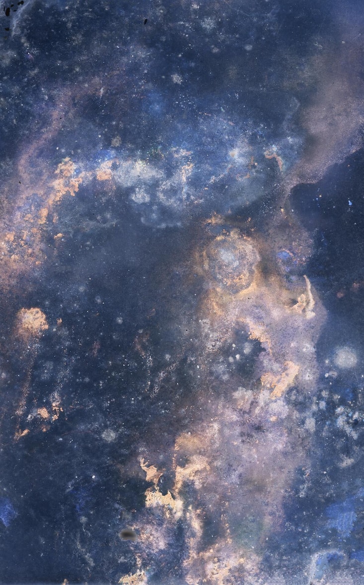 Ester Vonplon, aus der Serie «I See Darkness», 2020–2025, direkt belichtetes, analoges Fotopapier.