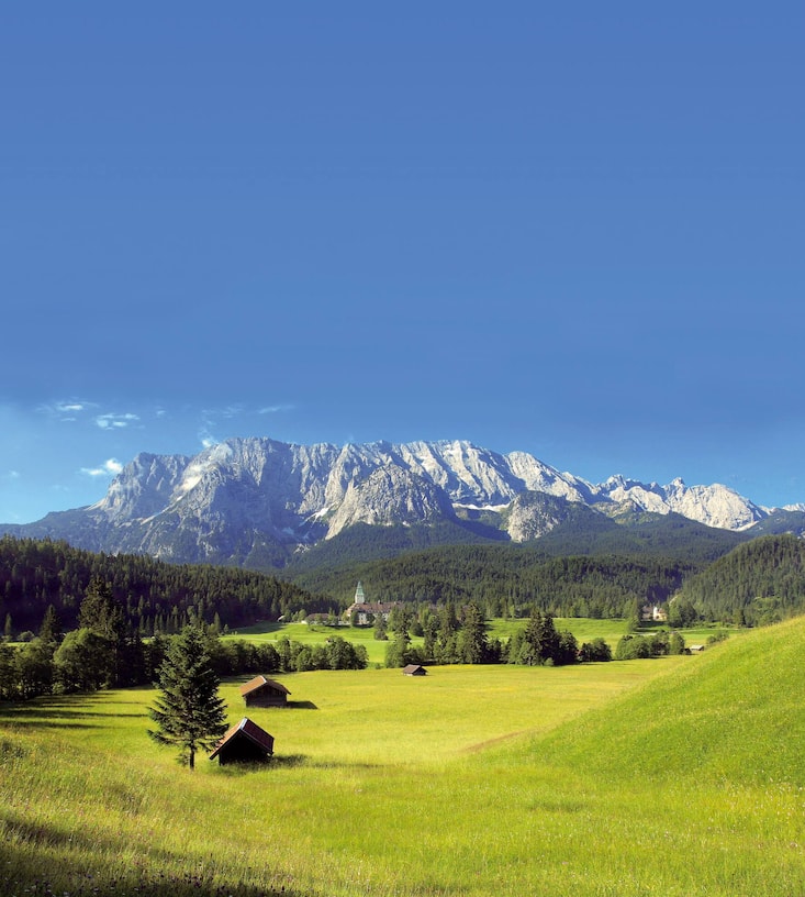 Schloss ElmauPanorama Sommer