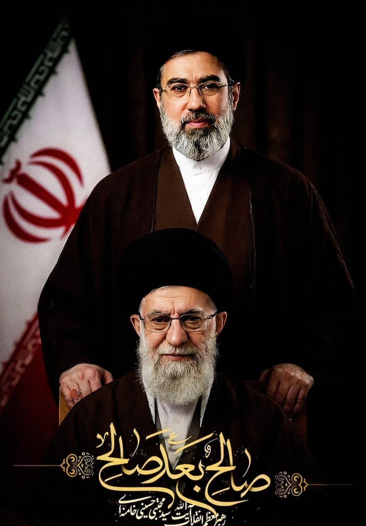 Mojtaba Chamenei (oben), der Sohn des bei einem Luftangriff getöteten Revolutionsführers Ali Chamenei (unten), wurde zum Nachfolger seines Vaters ernannt.