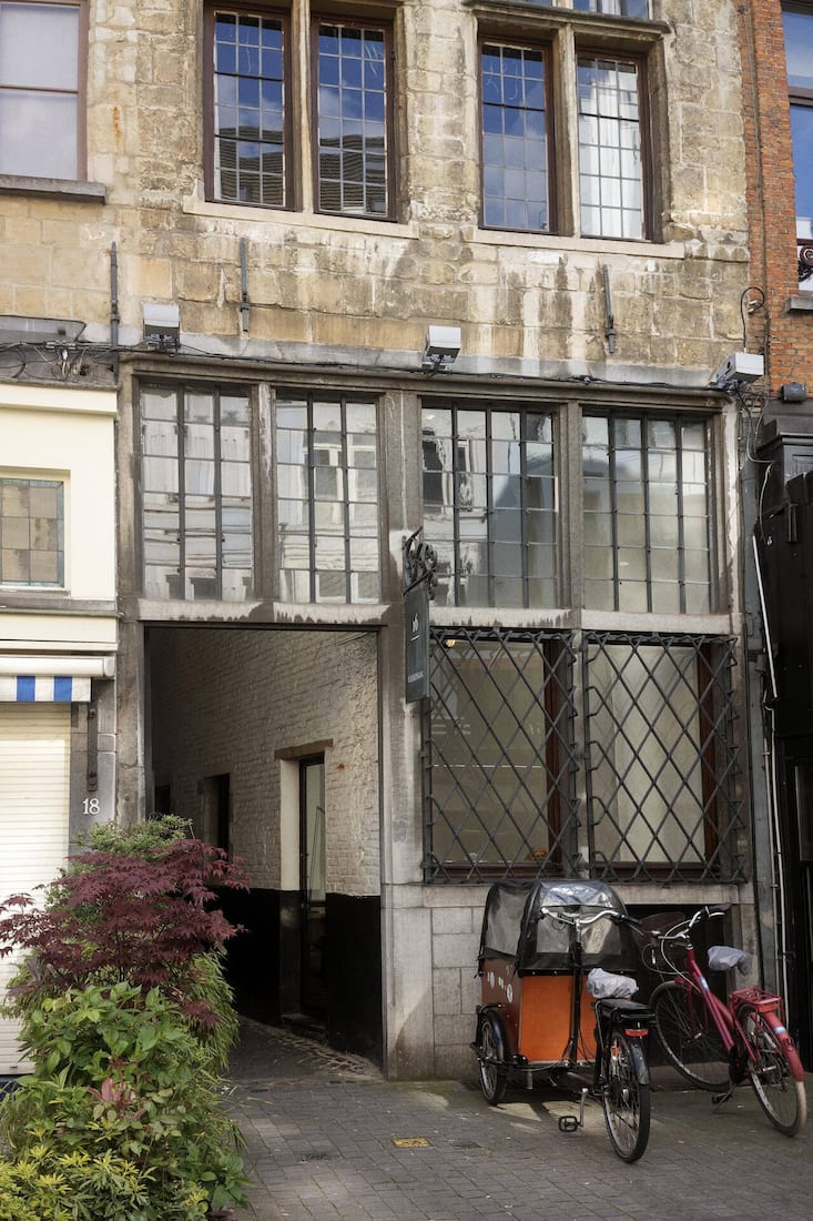 Der Eingang zum Vlaeykensgang, einer pittoresken Gasseaus dem Mittelalter, ist ohne Karte kaum zu finden.