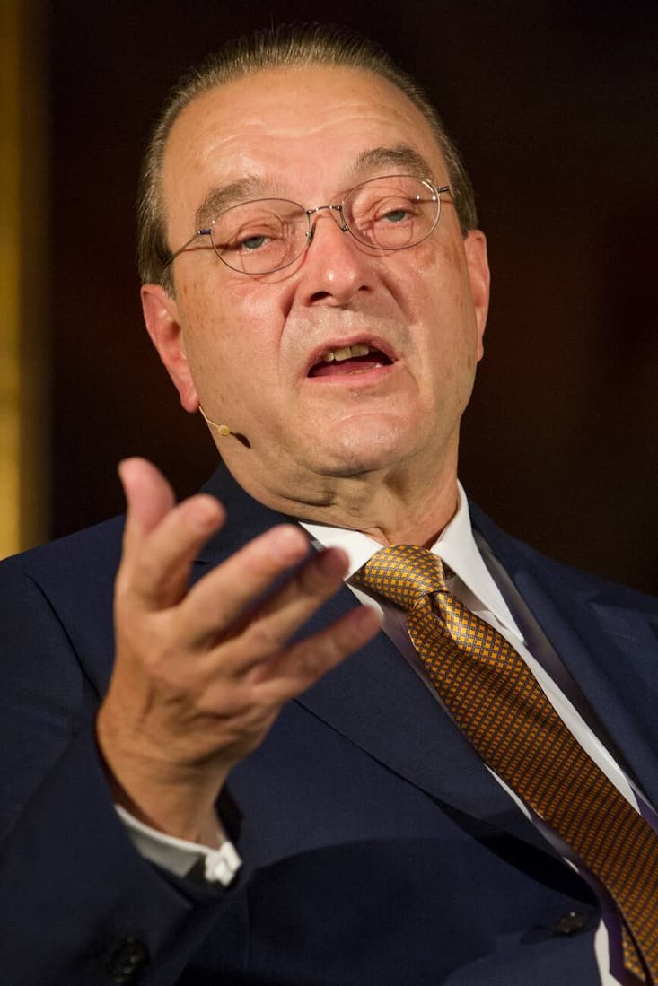 Oswald Gruebel, ehemaliger Chef von CS und UBS, spricht am Schweizer Medienkongress des Verbandes Schweizer Medien, am Freitag, 12. September 2014, in Interlaken. (KEYSTONE/Anthony Anex).