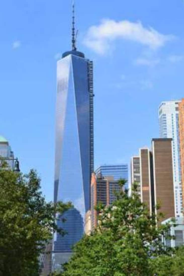 1. Platz: One World Trade Center - New York City, USA. Der mit Abstand teuerste Wolkenkratzer der Welt ist zurzeit das One World Trade Center in New York City, welches direkt neben dem Gedenkplatz für die am 11. September 2001 zerstörten Twin Towers errichtet wurde. 3,9 Milliarden Dollar kostete das mit 541 Metern höchste Gebäude Amerikas.   Bilder: Emporis, Keystone