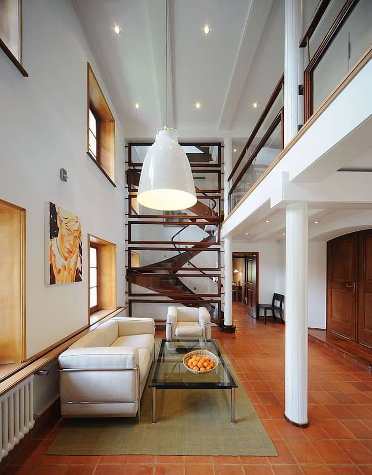 Beim erneuten Umbau im Jahre 2006 achtete der Bauherr darauf, dass die bereits vorhandenen Elemente unter maximalem Erhalt der historischen Substanz behutsam herausgehoben wurden.