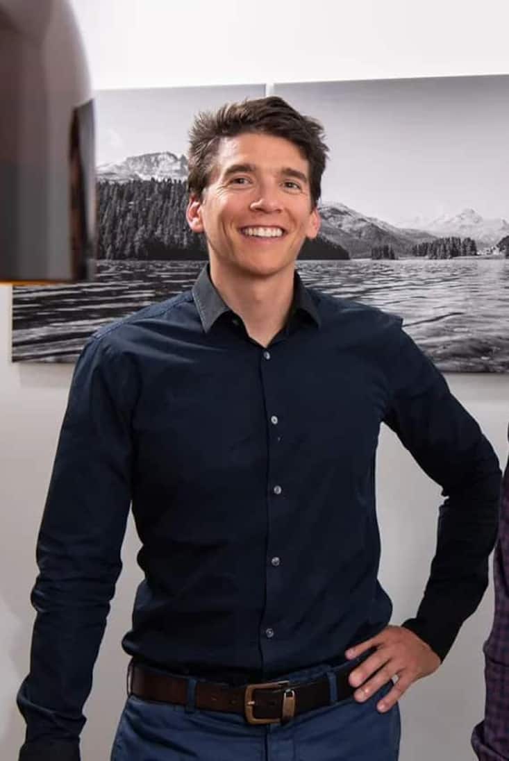 HandwechselAndrea Stöhr (o.) kaufte die Villa von Carlo De Benedetti.