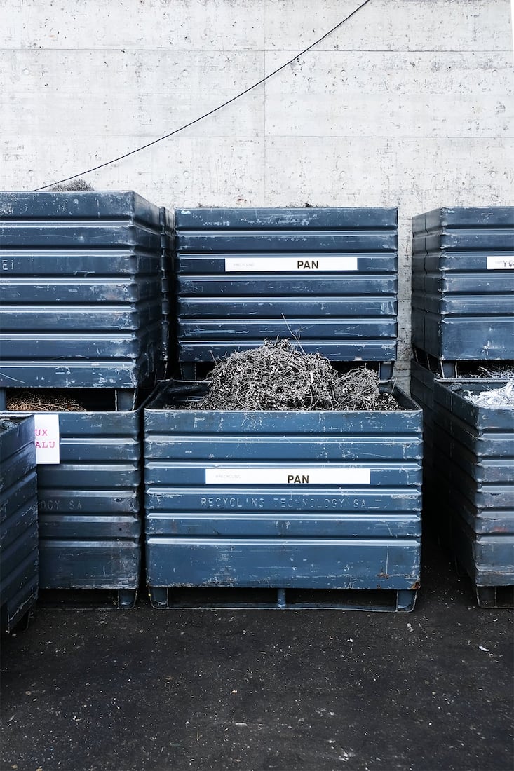 Der recyclierte Edelstahl für das Gehäuse der Circular 1 und Circular S besteht aus lokal gesammelten Edelsctahlabfällen im Jura. Daher auch der Name: Juragold.