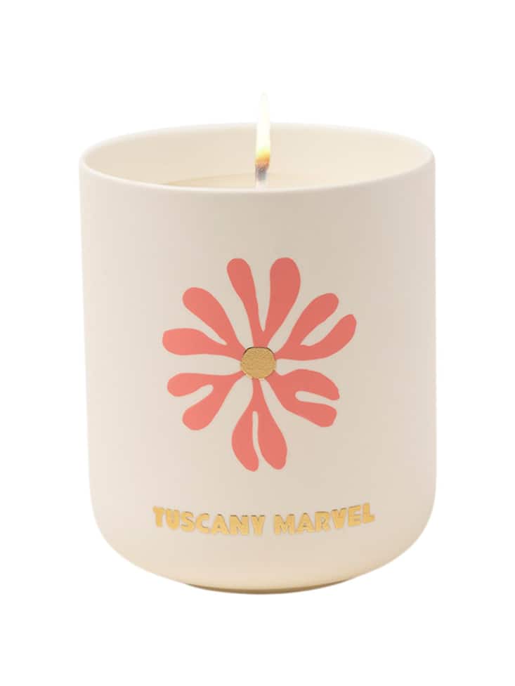 Tuscany-Marvel-Kerze von Assouline im Keramikgefäss, 75 Franken.