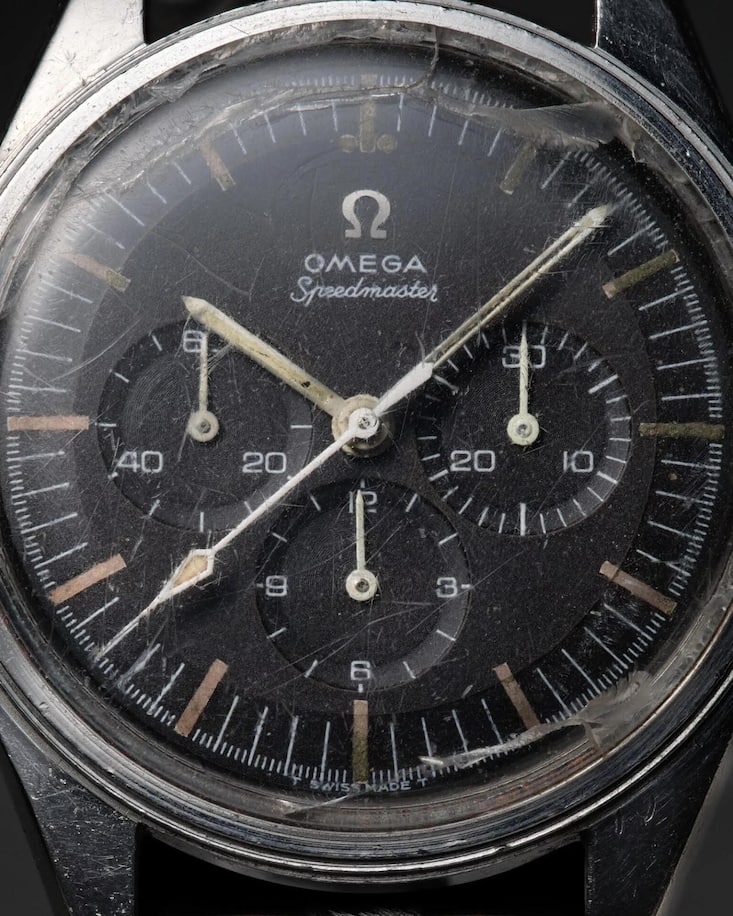Diese Omega Speedmaster Referenz 105.003 von Gene Cernan während der Apollo-17-Mission hat ein Uhrglas aus Hesalit.