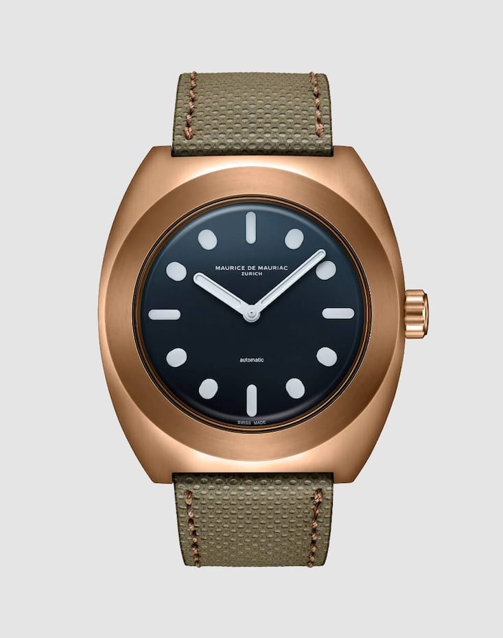 Maurice de Mauriac Pillow Watch Eine Uhr für Insider. Mit ihrem Design trägt sie das Wilde der 70er Jahre in sich. Mit dem 45-mm-Durchmesser tickt sie gegen den Kleiner-Trend und wirkt geradezu skulptural. 4900 Fr.