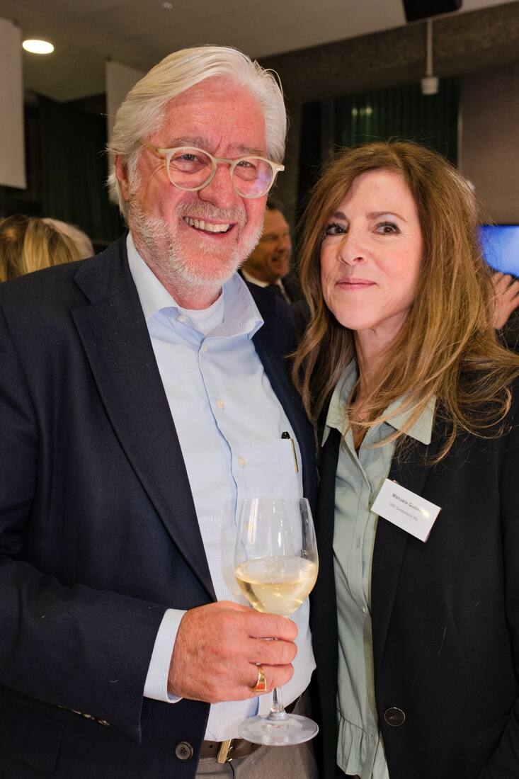 Herbert WÃ¼st, Intercity Group;Manuela Gualeni, UBS Seitzerland AG