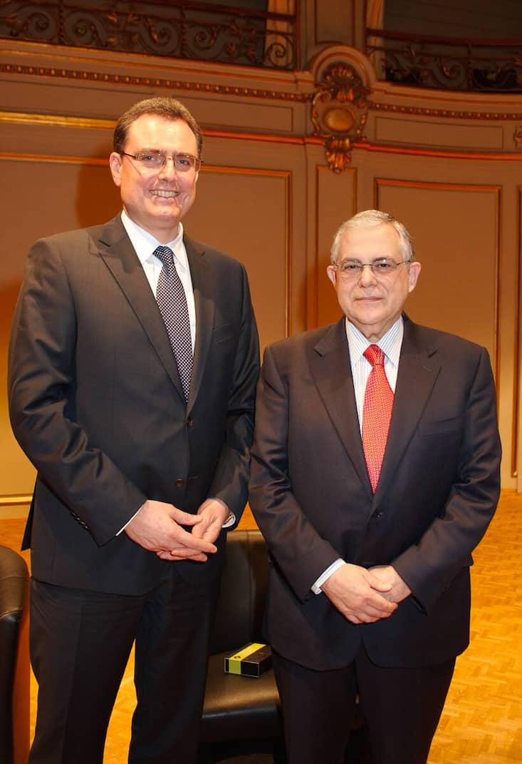 Thomas J. Jordan, Präsident des Direktoriums der Schweizerischen Nationalbank; Lucas Papademos, ehemaliger griechischer Premierminister und Ex-Vizepräsident der Europäischen Zentralbank