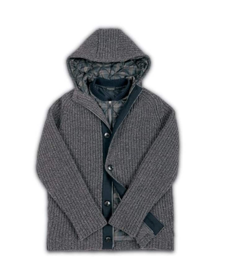 Sportlich: Ermenegildo Zegna
Ermenegildo Zegna hat eine Grobstrickjacke aus Schaf- und Yakwolle mit herausnehmbarer, gesteppter Mikrofaserweste und einen Knopfverschluss entworfen. Am wirkungsvollsten lässt sie sich mit einer dunklen Jeans und Winterstiefeln kombinieren. Preis 2.280 Franken Bilder: PR