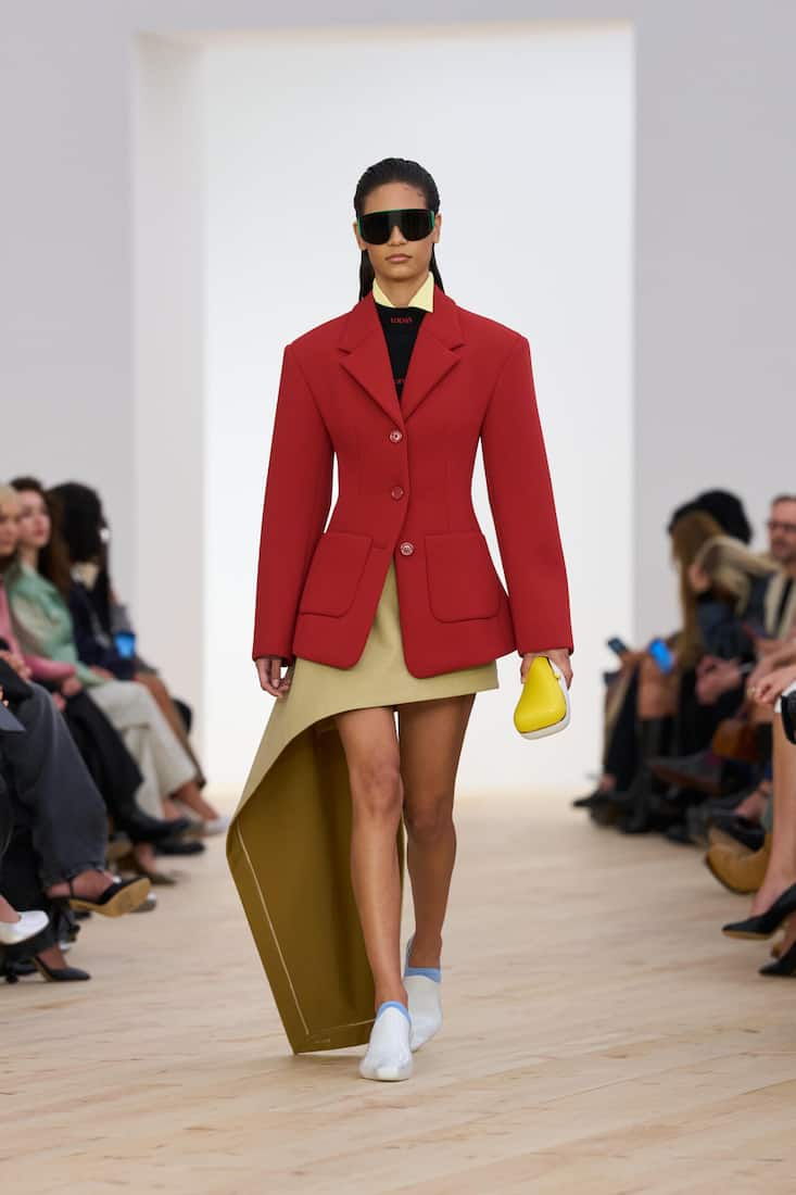 LOEWE_ SS26_WW_SHOW_RUNWAY_LOOK_13_FRONT_RGB_CROPPED_2x3_13.jpg