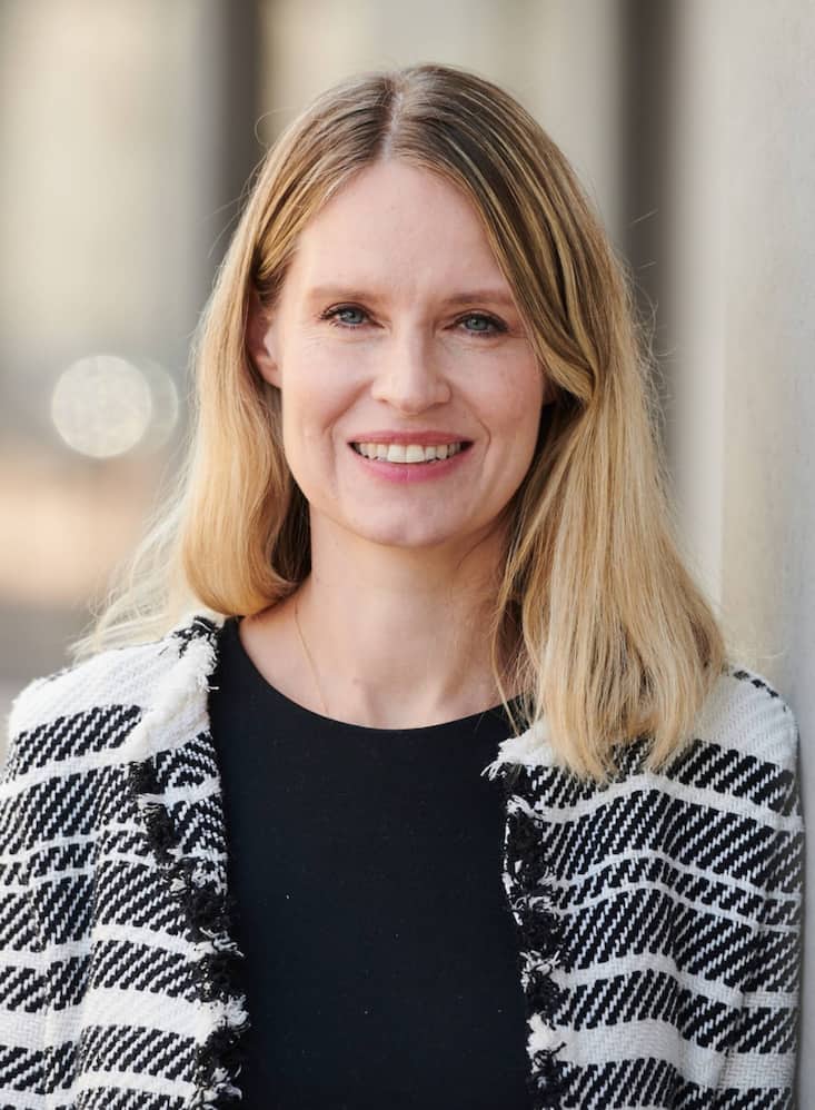 Frederike Hoffmann (41), ist Leiterin Connected Business Solutions Swisscom und hat zwei Kinder im Alter von 10 Monaten und sieben Jahren.