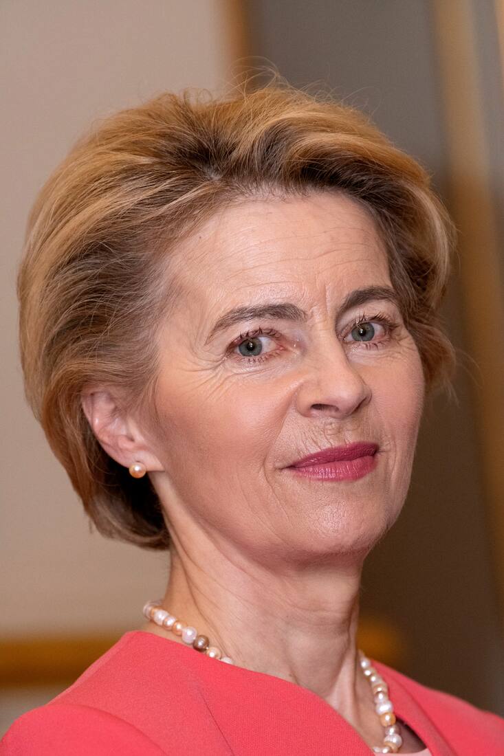 - Réception par le Roi et la Reine des dirigeants des institutions européennes basées à Bruxelles et des représentants permanents accrédités auprès de l'Union européenne - Receptie van de Koning en de Koningin met de Hoofden van de Europese instellingen gevestigd in Brussel en de permanente vertegenwoordigers geaccrediteerd bij de Europese Unie* Ursula Von der LeyenBrussels Belgium 9/01/20pict. by Christophe Licoppe © Photo News via Getty Images)