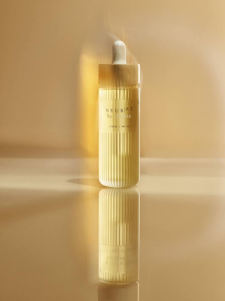 <p>Neuraé: Serum Harmonie mit Extrakten aus Alpen-Helmkraut, rotem Indigo und Eperua, 50 ml, Fr. 155.–.</p>