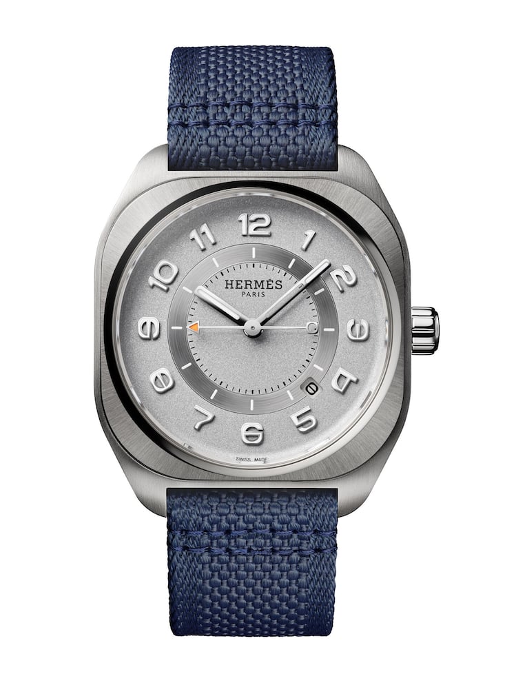 <p>Uhr aus Titan, 42 mm, Automatikwerk, blaues Textilband, Fr. 6530.–</p>