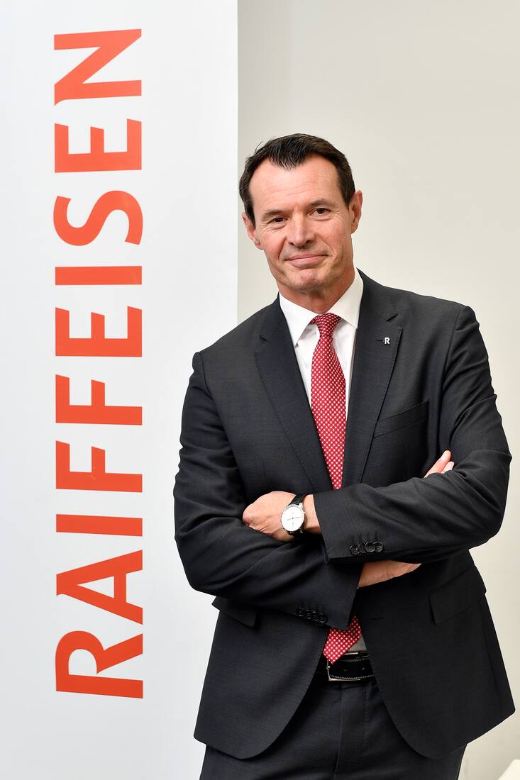 Guy Lachappelle an einer Medienkonferenz der Raiffeisenbank in Brugg am Samstag, November 2018. Die Raiffeisen-Delegierten haben am Samstag an ihrer Delegiertenversammlung in Brugg Guy Lachappelle zum neuen VR-Praesidenten gewaehlt. (KEYSTONE/Walter Bieri)