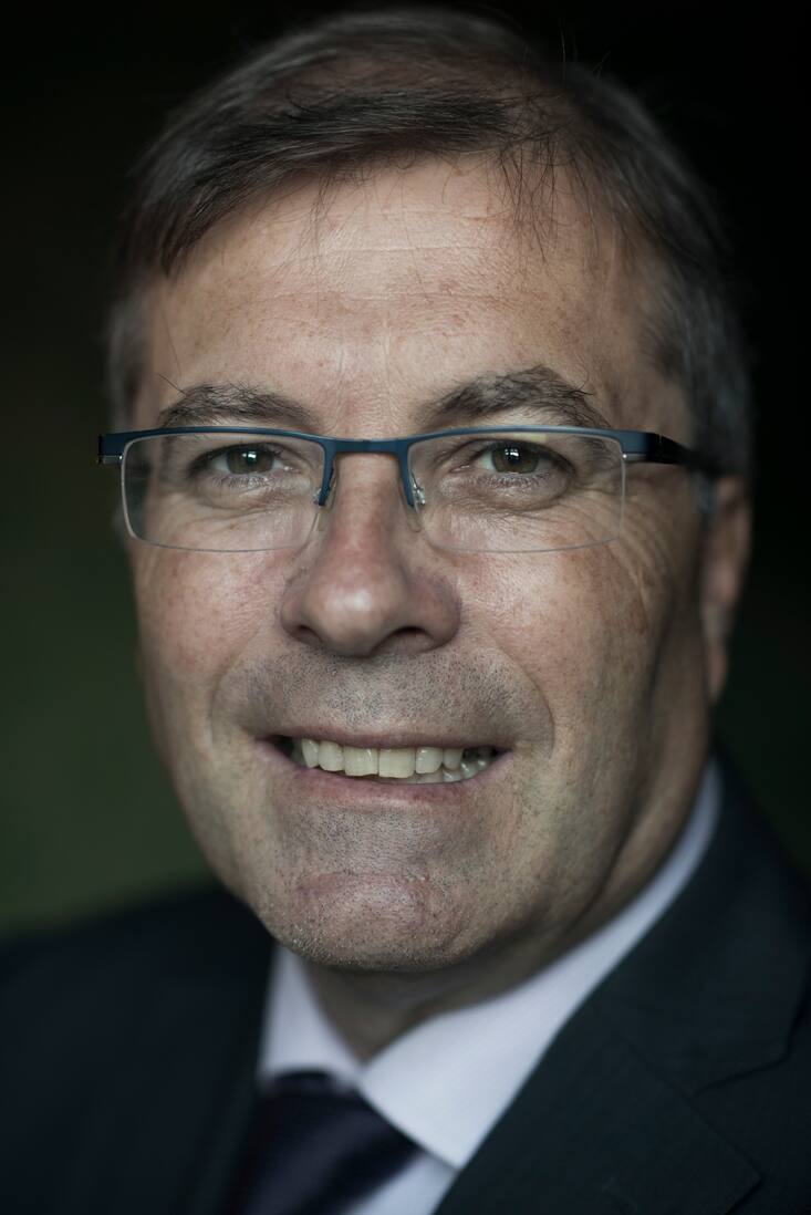 Jean-Michel Cina (CVP), Präsident des Staatrates des Kantons Wallis im Zimmer 203 des Regierungsgebäudes in Sion.