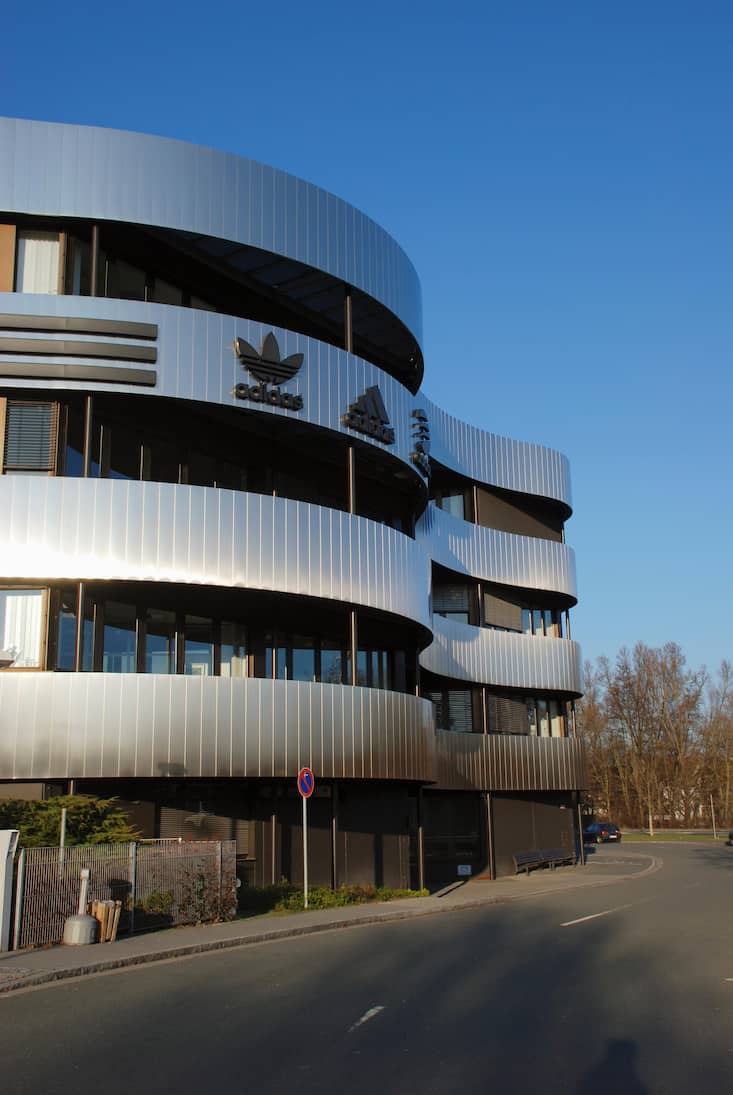 Gebäude der Zentrale von Adidas.