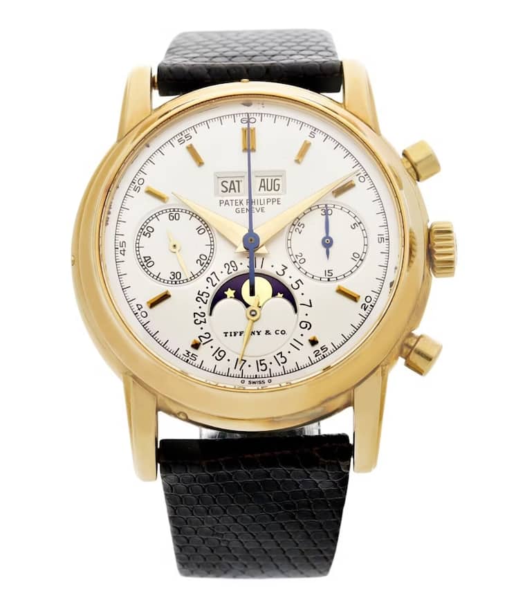 Das ist die Patek, die Lennon getragen hat: Die 2499 mit dem Schriftzug von Tiffany & Co.