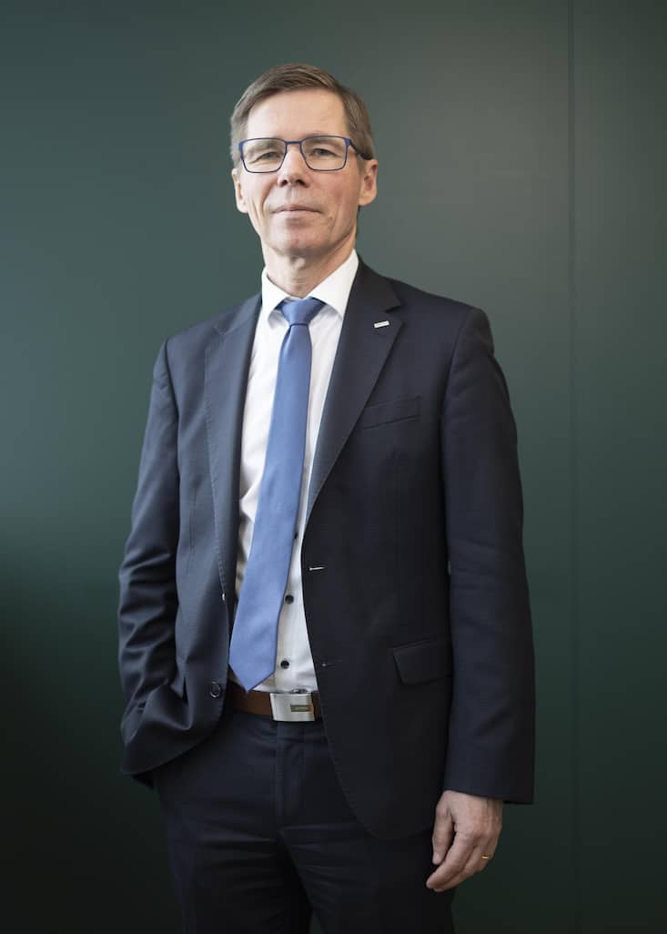 Partnersin TechnologyETH-Präsident Joël Mesot setzt auf die bewährte Zusammen­arbeit mit Technologiekonzernen.