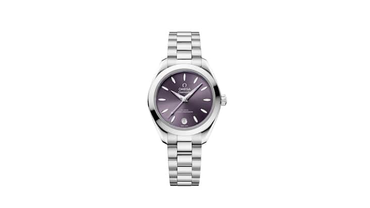 <p>Omega kombiniert Edelstahl mit einem lavendelfarbenen Zifferblatt.</p>