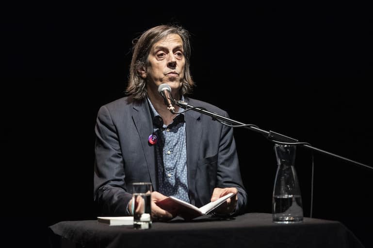 Der Schweizer Schriftsteller und Kolumnist Pedro Lenz anlaeslich des 35. Luzerner Literaturfest vom Samstag, 16. Maerz 2019 im Theater Pavillon in Luzern. (KEYSTONE/Urs Flueeler)