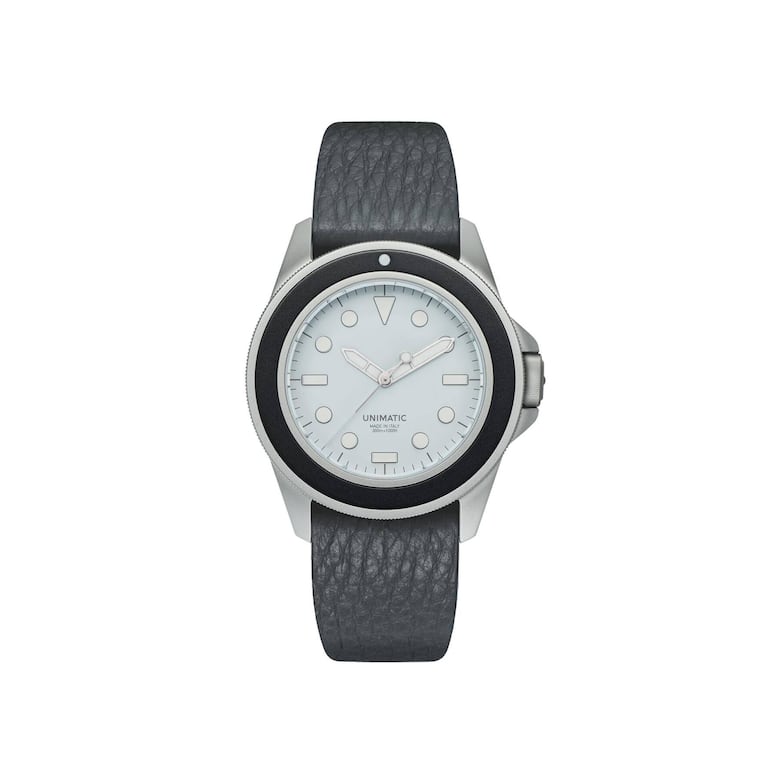 Unimatic UT1-GO
Gehäuse: 41,5 mm, Edelstahl;
Werk: Quarz;
Preis: 710 Euro.