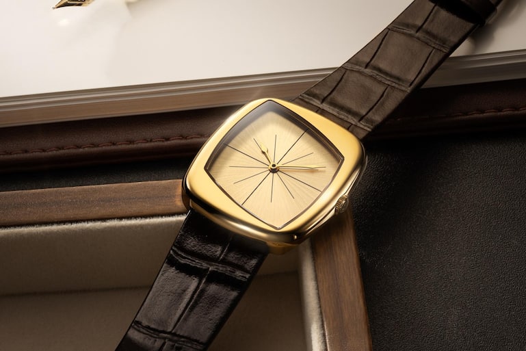 Standard Gold - Lifestyle-2.jpg