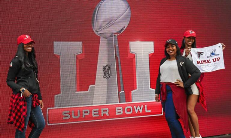 super_bowl_houston_fans.jpg