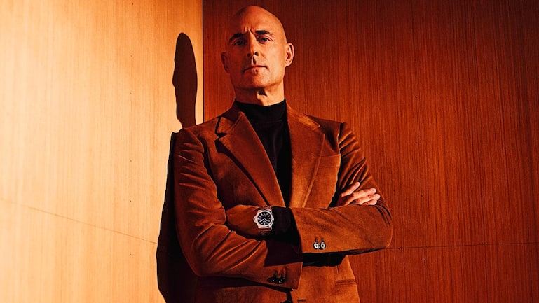 Wirbt für Bremont: Schauspieler Mark Strong.