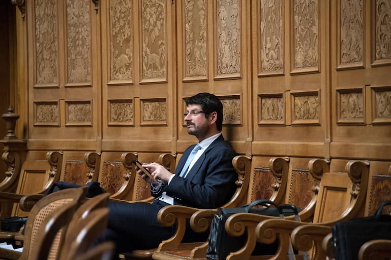 Bern, Bundeshaus, 30.11.2017 -- Yannick Buttet heute Mittag im Nationalratssaal.Foto: Karl-Heinz Hug