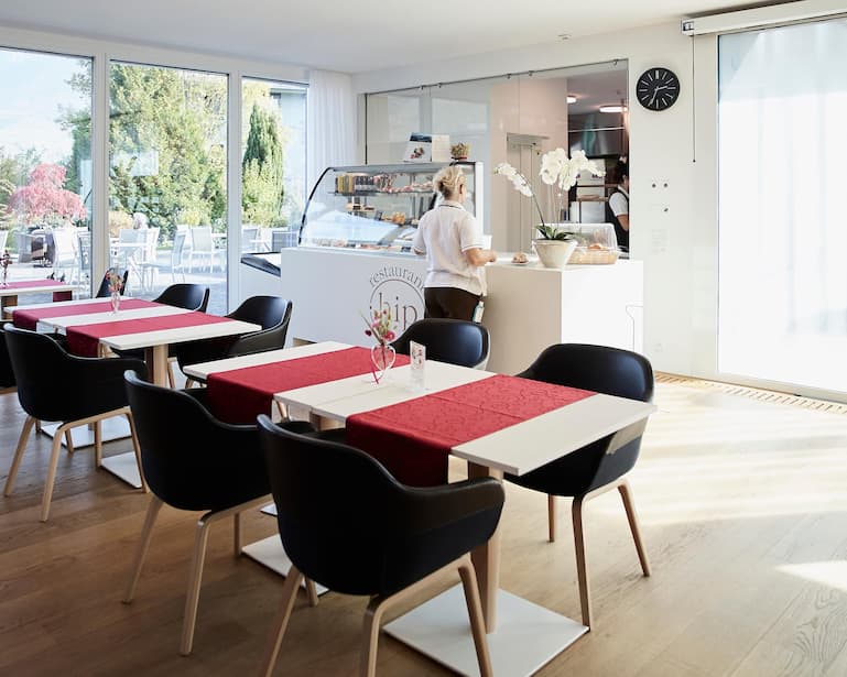 Suiten und Eingang des Kantonsspital Nidwalden in Stans