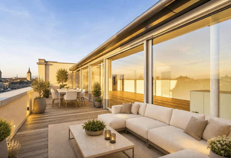 Die Terrasse ist grösser als manche Zweizimmerwohnung in der Stadt Zürich.